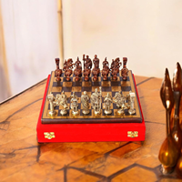 Jeu d'échecs en laiton avec figurines romaines, coffret de rangement rouge, finition métal doré bronze, fait main, jeu de société décoratif, ensembles de décoration pour fêtes