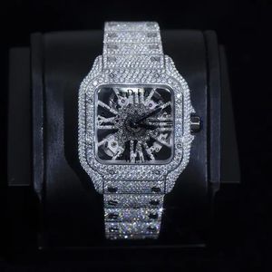Splendide montre de luxe en diamant, cadeau idéal, 28 mm, analogique, quartz, boîtier carré argent/moissanite, cristal saphir, mouvement ETA - Product Image 1