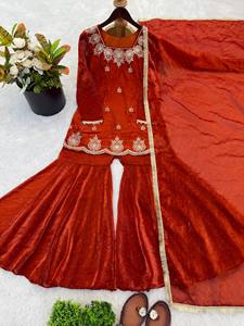 Nuevo Traje de Diseñador para Fiestas, Listo para Usar, Elegante y con Costuras Reforzadas - Product Image 5