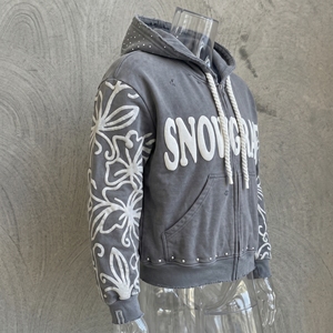 Sudadera con Capucha y Cierre de Cremallera Snowgrace Gris, Estampado Floral, Corte Regular, Ropa Casual de Invierno para Hombre - Product Image 2