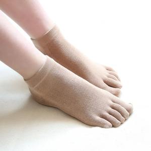 Chaussettes à 5 doigts pour femmes, chaussettes courtes en coton à bout fendu, couleur unie, chaussettes d'affaires absorbant la transpiration, 4 saisons - Product Image 2