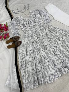 Traje Anarkali Bordado en Georgette Sintética Blanca - Product Image 6