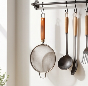 Passoire élégante en maille fine avec manche en bois, passoire en acier inoxydable, outil de cuisine pour la maison, les restaurants et les événements - Product Image 6