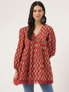 เสื้อทูนิคพิมพ์ลายดอกไม้สีแดงสำหรับผู้หญิง ผ้าฝ้ายแท้ สไตล์เปปลัม เคอร์ตี งานแฮนด์เมด เสื้อผ้าชาติพันธุ์ - Product Image 4