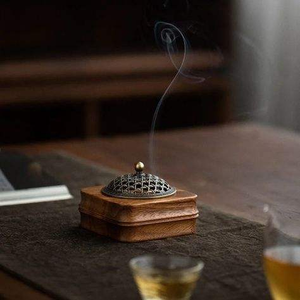 Quemador de Bakhoor de madera premium hecho a mano, adecuado para un estilo de hogar exquisito y un auténtico aroma árabe. - Product Image 4