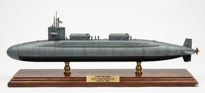 Modelo a Escala de 36 Pulgadas del Submarino USS Florida Clase Ohio (SSGN-728) Pintado a Mano en Madera de Cedro - Product Image 3