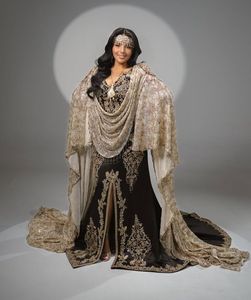 Magnifique Caftan de Mariage Traditionnel Noir Fergani Brodé Or, Longueur Ras du Sol, Coupe Droite pour Femme, en Crêpe Banane à Séchage Rapide - Product Image 1