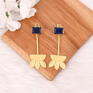 Boucles d'oreilles élégantes en laiton plaqué or avec pierre hydro-gemme bleu encre, bijoux de mode faits à la main pour femme, cadeau - Product Image 2