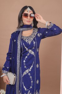Traje Anarkali de algodón azul real con bordado plateado para mujer, ropa de boda, vestido tradicional indio largo hasta el suelo. - Product Image 3