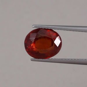 พลอยเฮสโซไนต์สีแดงธรรมชาติทรงรี 4.24 กะรัต ขนาด 11x9 มม. สีอ่อน |   แว็กซ์/น้ำมันสำหรับทำเครื่องประดับขายส่งที่ได้รับการรับรองจาก IGI - Product Image 1