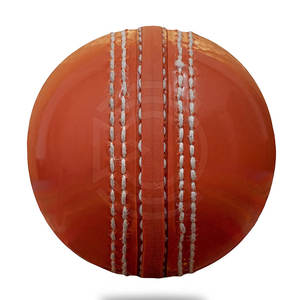 Balle de cricket haut de gamme pour les matchs professionnels et un contrôle avancé du swing, avec coutures faites à la main et performances durables. - Product Image 2