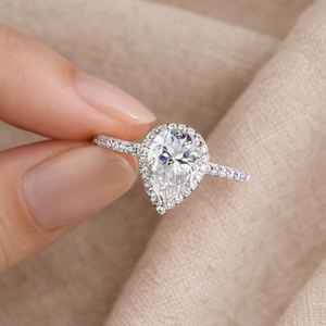 Anillo de compromiso con halo de diamantes de corte pera de moissanita para mujer, plata 925, regalo de aniversario para amantes - Product Image 1