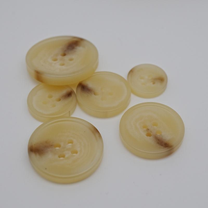 Hebilla de Cuerno Artesanal de Alta Calidad con Cuatro Agujeros, Patrón de Cuerno de Color Natural, Rectangular Mate, Estilo Casual, Ecológica - Product Image 4