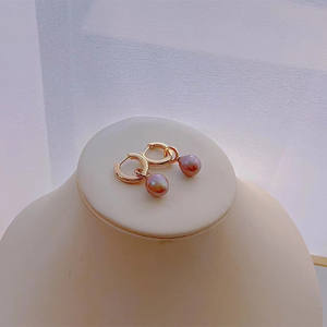 Boucles d'oreilles en argent pur S925 importé avec perle naturelle et design à facettes de diamant, rondes de 10-9 mm, presque parfaites - Product Image 2