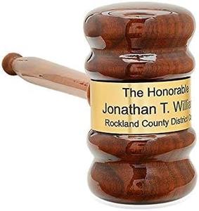 Tienda de Regalos Ejecutivos |   Set de Martillo y Bloque de Nogal Personalizado en Caja de Madera con Bisagras y Grabado Personalizado - Product Image 2