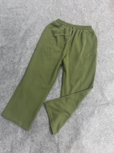 Conjunto Deportivo Personalizado 100% Algodón Ligero con Lavado Ácido en Verde Oliva para Hombre, Sudadera con Capucha y Cremallera Oversize, Pantalones Deportivos Holgados de Felpa - Product Image 5