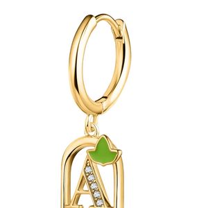 Boucles d'oreilles pendantes mini en or et émeraude avec motif lettre verticale, style petite boucle, bijoux de mode élégants pour femme - Product Image 4