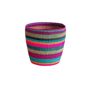 Panier à linge en jonc de mer durable fait main avec accent rayé rose fluo, bac de rangement multifonctionnel tressé pour vêtements - Product Image 1