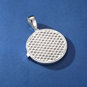 Colgante con Patrón de Estrella Chapado en Oro de 18K con Incrustaciones de Cristales de Imitación, Joyería de Moda Hiphop, Regalo Unisex - Product Image 2