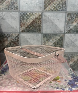 Panier en fil métallique en laiton, finition dorée, pour ustensiles de cuisine et décoration de chambre - Product Image 1