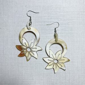 Pendientes de aro de cuerno de búfalo ecológicos de nueva moda estilo lindo Stock - Product Image 2