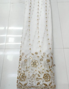 Tissu en viscose georgette de haute qualité, élégant et pur, avec de riches broderies et des perles de sequins, idéal pour les tenues de soirée à un prix avantageux - Product Image 4