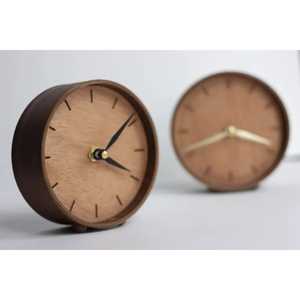 Reloj de Escritorio Redondo Dorado Metálico Moderno, Base Compacta con Espejo, Reloj Despertador Analógico de Mesa, Reloj de Cuarzo Silencioso para Mesa de Noche - Product Image 4