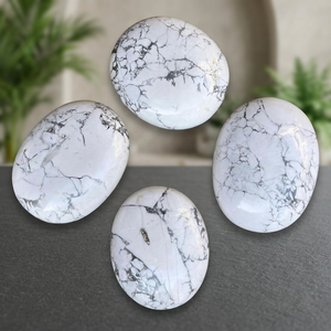 Pierre de Howlite Blanche Naturelle Polie à la Main, Pierre de Méditation et de Guérison en Cristal, Pierre Anti-Stress pour la Méditation, le Reiki, la Décoration Intérieure et les Cadeaux - Product Image 2