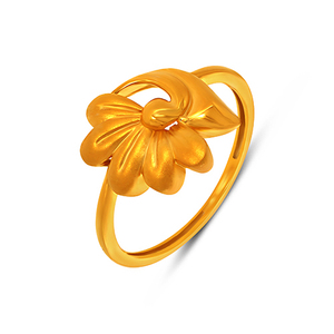 Bague en or Aureate Bloom, modèle Majestic Orbit, avec bande en or incurvée, détails en chaîne orbe et finition ultra-brillante - Product Image 1
