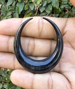 Joyería Artesanal de Cuerno de Búfalo para Mujer, Colgante de Luna de Cuerno de Búfalo, Collar de Luna Creciente de Cuerno de Color Natural para Mujer - Product Image 3