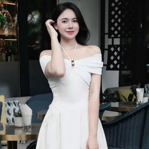 Vestido elegante con hombros descubiertos para mujer, vestido midi con detalle de tirantes en el cuello, vestido femenino elegante de estilo coreano - Product Image 1