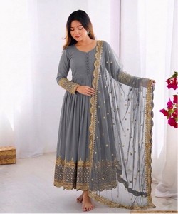 VESTIDO DE DISEÑADOR CON BORDADO DE GEORGETTE Y LENTEJUELAS CON DUPATTA 84861 GRIS - Product Image 1