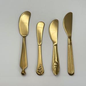 Ensemble de couteaux à fromage portables en acier inoxydable pour usage domestique avec manche en métal, différents designs, finition dorée, couteaux de cuisine - Product Image 1