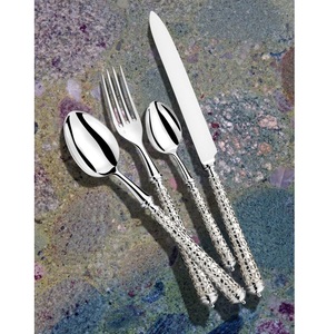 Ensemble de cuillères à dessert en métal doré, motif papillon, finition miroir, couverts fantaisie pour fêtes, mariages et cadeaux. - Product Image 6