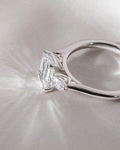 Anillo de Tres Piedras con Moissanita Corte Esmeralda de 2CT, Plata de Ley 925 Original, Bañado en Oro Rosa, Anillo de Compromiso, Regalo de Aniversario - Product Image 6
