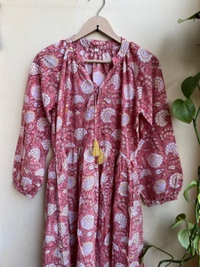 เดรสยาวพิมพ์ลายบล็อกขายดีปี 2026 คอวี แขนยาว ผ้าฝ้าย เดรสยาวสไตล์อินเดียสำหรับผู้หญิง - Product Image 6