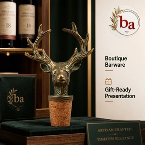 BA Bouchon de bouteille de vin vintage en métal et céramique en forme de tête de cerf avec base en liège - Product Image 3