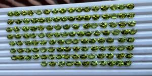 Peridoto natural facetado de corte ovalado. Peridoto de corte ovalado para la fabricación de joyas, peridoto ovalado de 6x8MM. - Product Image 2
