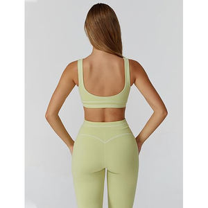 Ensemble de yoga pour femme : Soutien-gorge de sport à design froncé sur le devant, Leggings sculptants taille haute avec détails froncés, en Nylon Spandex sans couture, Tenue de sport - Product Image 2