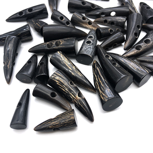 Botón de cuerno de vaca de alta calidad, impermeable, hecho a mano, de tamaño personalizado, con dos agujeros, rectangular, para abrigos y muebles - Product Image 6