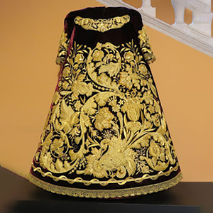 Robe en soie brodée à motifs floraux or et noir pour femme, sans manches, élégante, ethnique, pour occasions d'hiver - Product Image 2