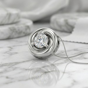 Collar Solitario de Oro de 18K Vintage con Diamante Cultivado en Laboratorio de Corte Brillante Redondo de 0.80CTW con Engaste de Garras, Certificado - Product Image 4