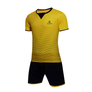 Uniforme de Fútbol Transpirable de Talla Grande, 100% Poliéster, Venta al Por Mayor, Material Duradero - Product Image 1