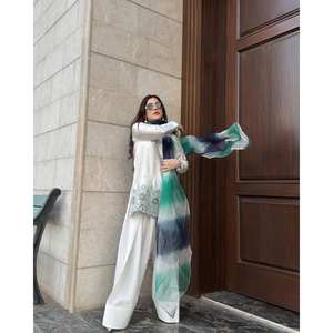 Ensemble de vêtements de fête pour femmes de créateur Top Bottom et Dupatta - Product Image 5