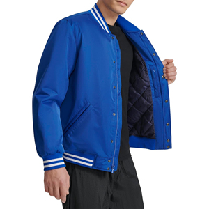 Chaqueta Varsity Personalizada para Hombre en Azul Rey con Ribete a Rayas, Chaqueta Bomber de Satén, Ropa Exterior Casual Universitaria al por Mayor - Product Image 3