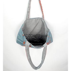 Bolso Tote Acolchado de Terciopelo Bohemio Indio Hecho a Mano, Bolsos de Hombro Rayados Artesanales de Rajastán para Exhibición - Product Image 2
