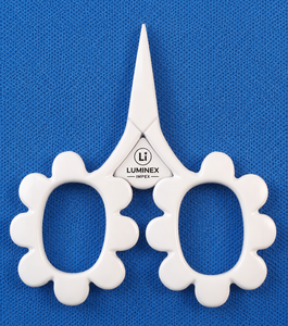 Ciseaux Putford blancs, petits ciseaux mignons pour broderie, mini-ciseaux bicolores circulaires de Degen - Product Image 6