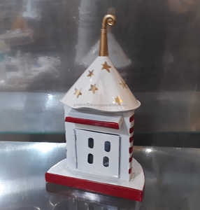 Linterna de Casa de Navidad festiva hecha a mano de alta calidad, portavelas de Metal rojo blanco con recortes de estrellas, adornos colgantes de plástico - Product Image 4