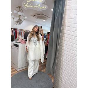 Hermoso conjunto de satén (top y pantalón) para fiesta con auténtico trabajo de espejos, elegante y con estilo. - Product Image 6