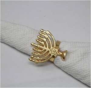 Anneau de serviette décoratif de luxe en or avec perles papillon, moderne, écologique et durable, pour hôtels et banquets. - Product Image 4